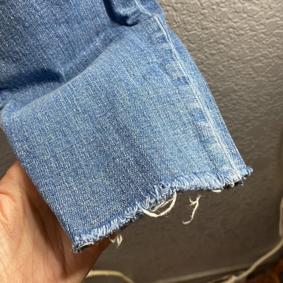 Gap True Skinny Mid Rise Distressed Jeans - Picture 5 of 9